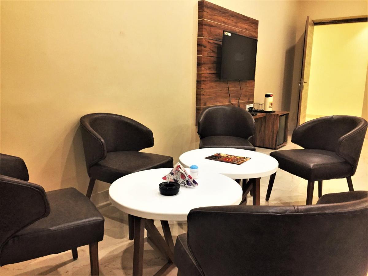 Hotel Bharat 코타 외부 사진