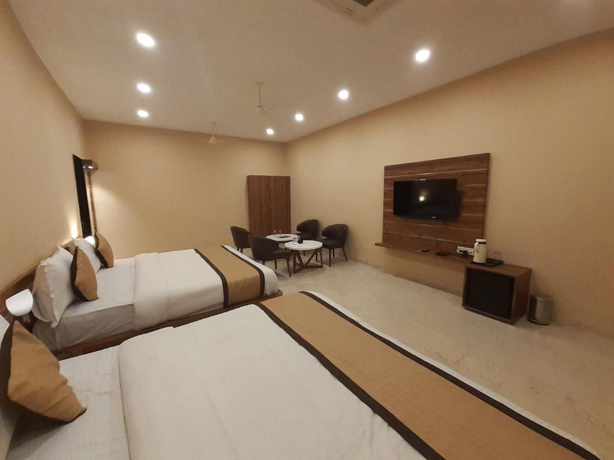 Hotel Bharat 코타 외부 사진