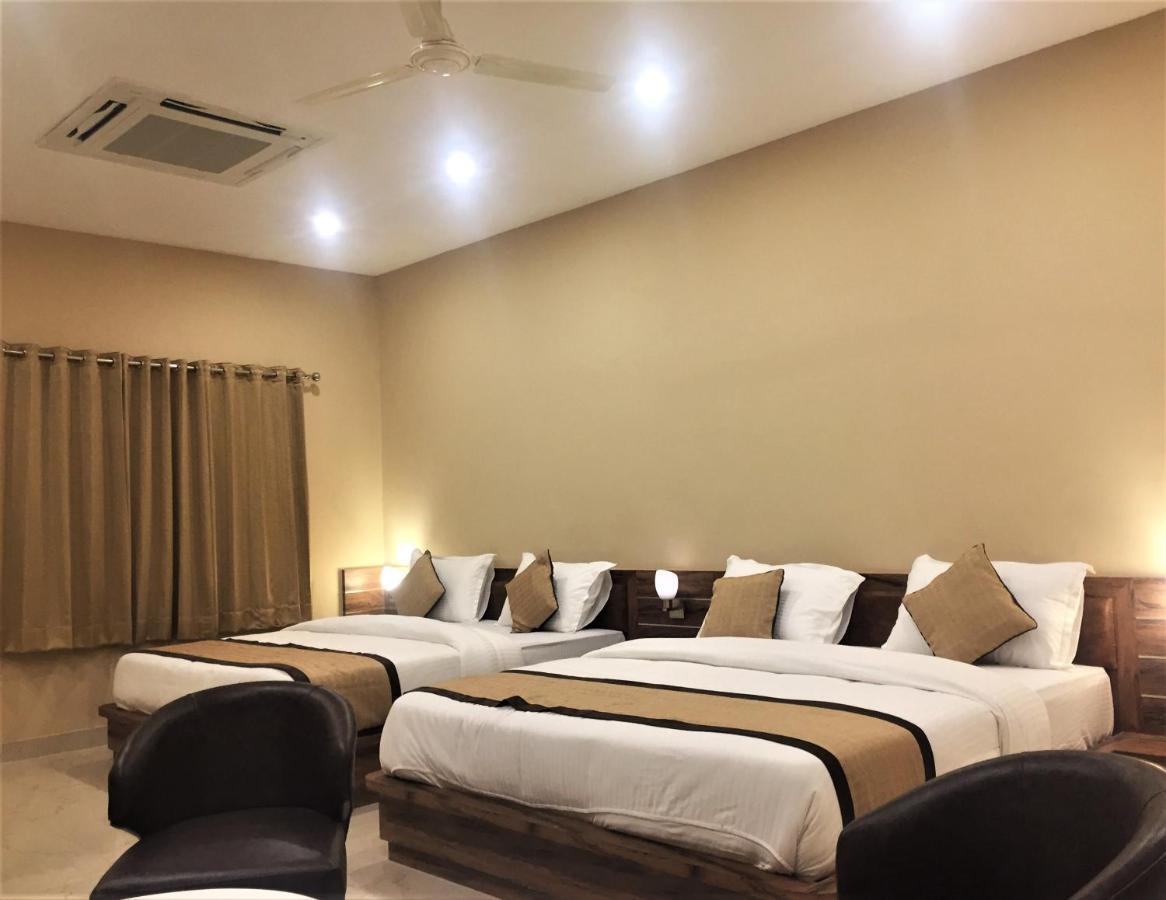 Hotel Bharat 코타 외부 사진
